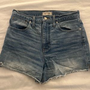 Madewell denim shorts - medium wash - size 28